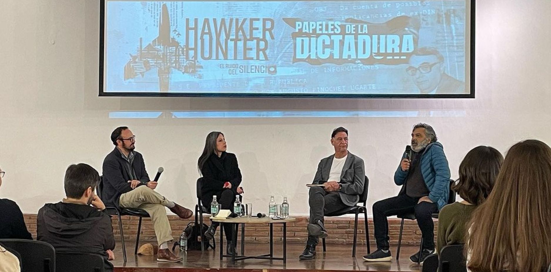 Departamento de Periodismo realiza conversatorio «Periodismo y memoria: las piezas perdidas del golpe»